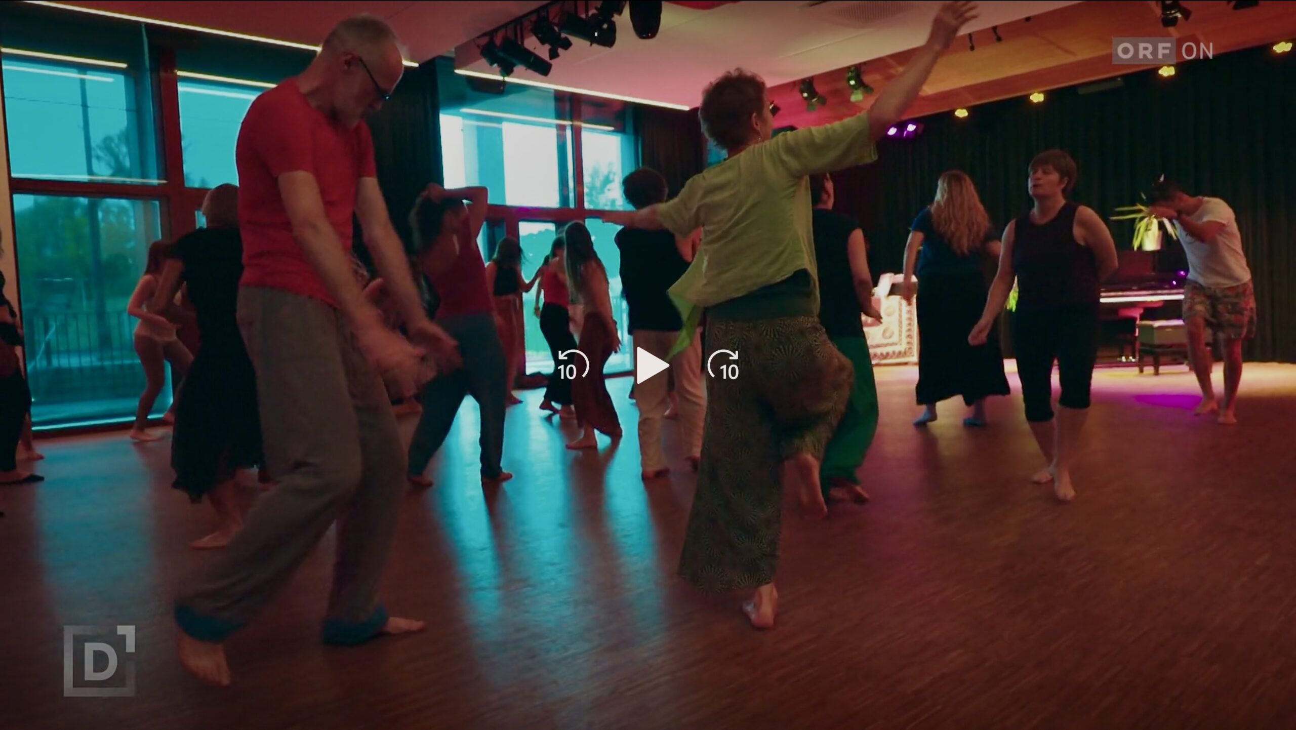 Ecstatic Dance bei Boom Chakra Laka während des ORF DOK 1 Drehs